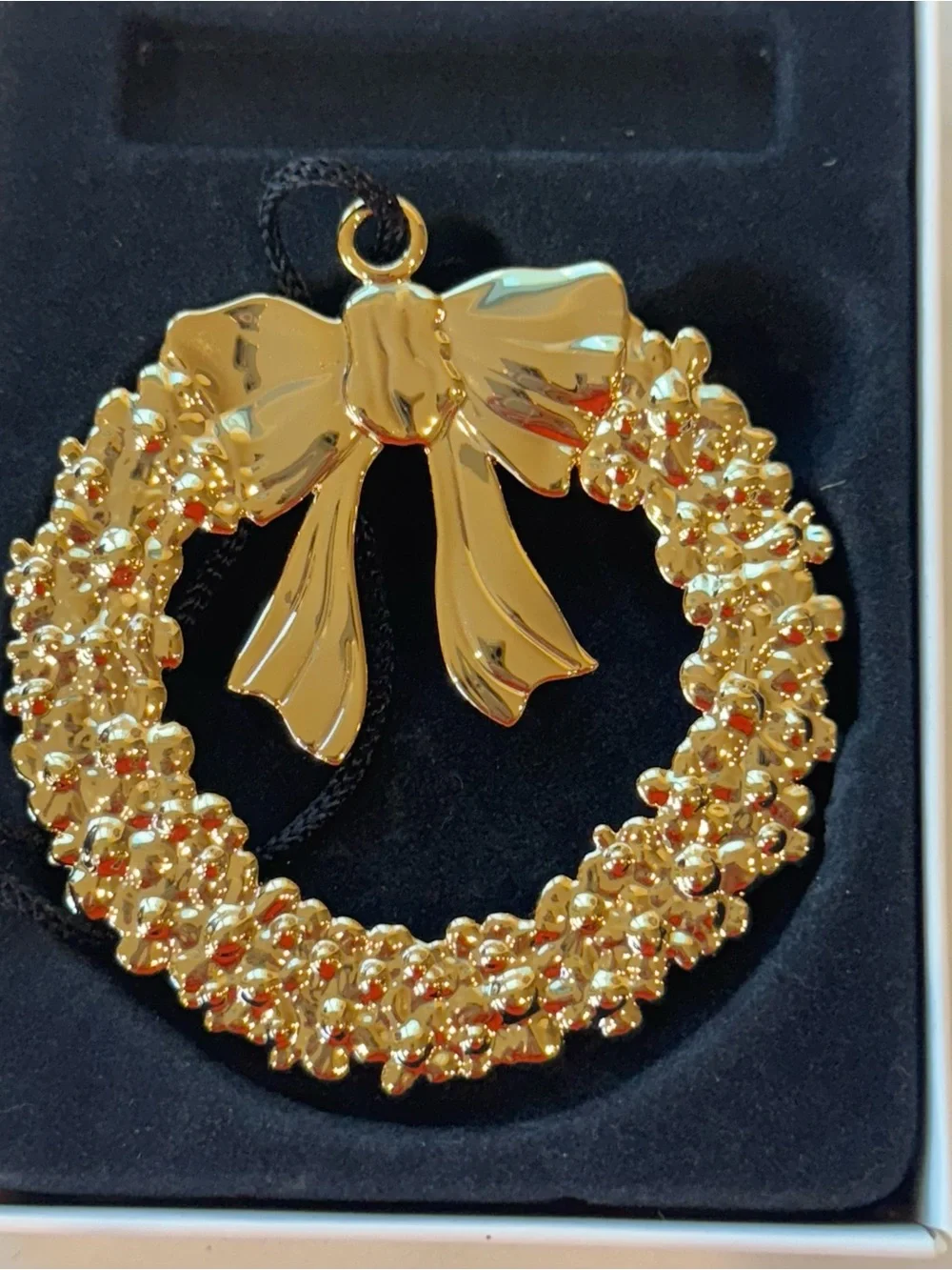 Gold Tone Ribbon Christmas Wreath Metal Ornament Karen Blixens Jul Elegant
